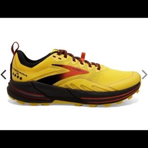 Brooks yellow cascadia shoe